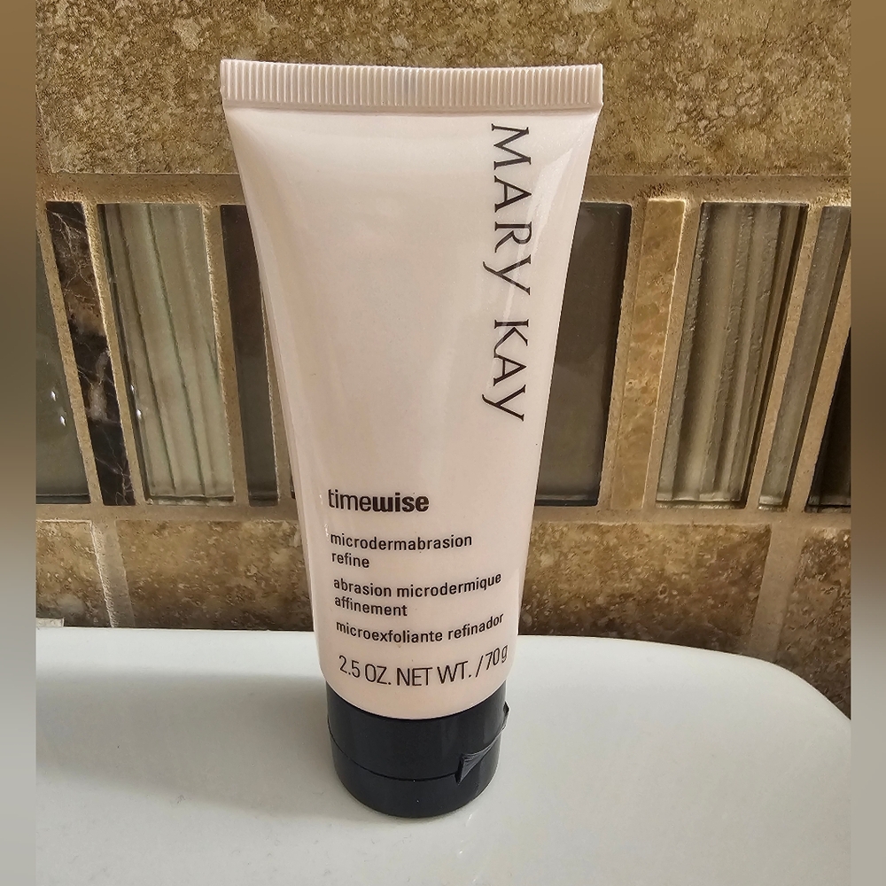 NEW!  Mary Kay Timewise Exfoliating Microdermabrasion - Dry To Oily Skin 2.5 Oz